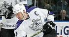 Blake leads Kings over Islanders